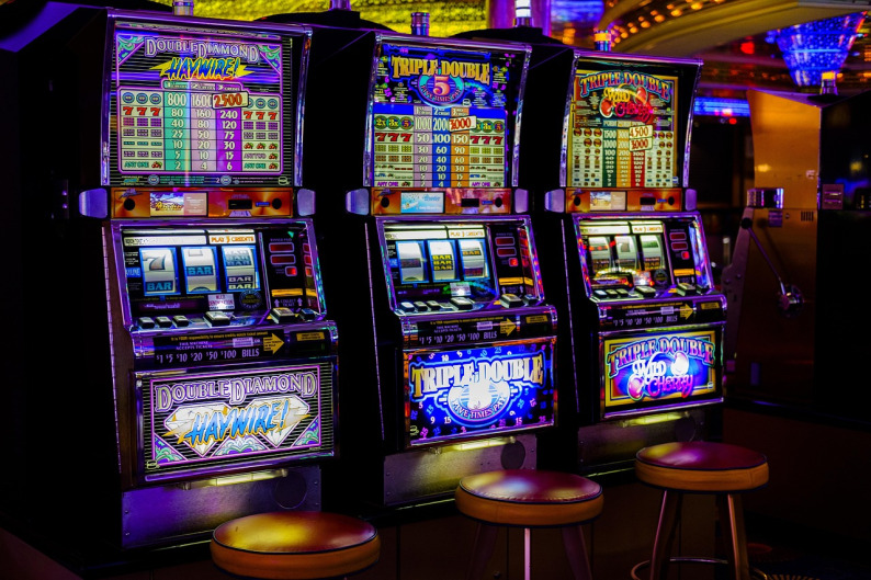 Dragon Fortune Wilds casino slot floor on RedTiger Asean